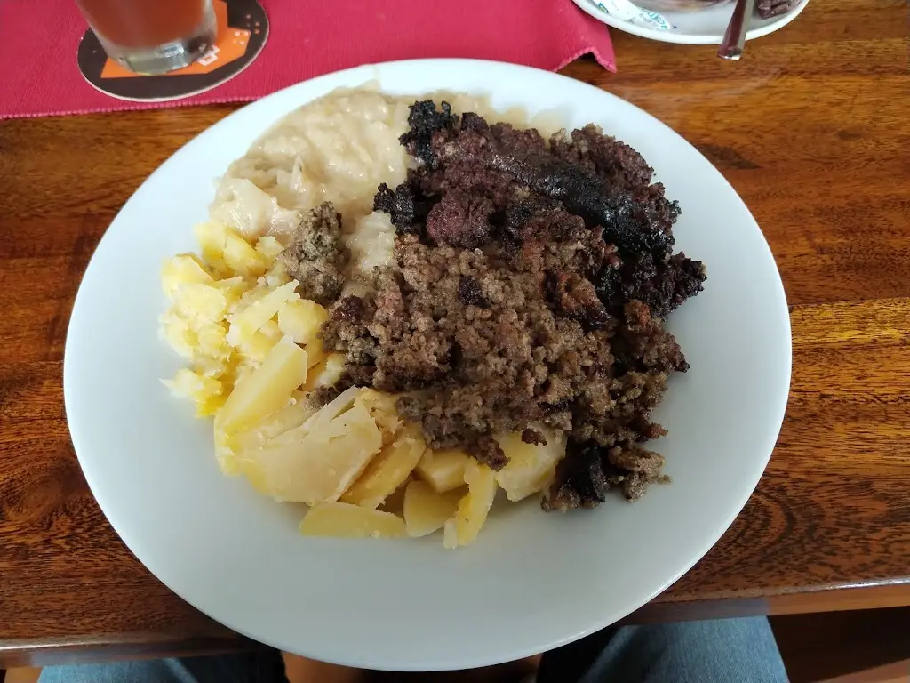 Luboš Pražan_Zámecká restaurace a penzion_Úsov_review