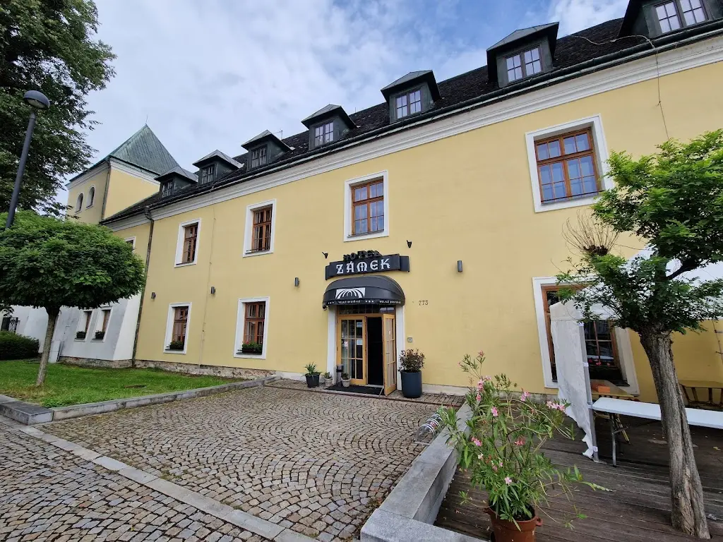 Hotel Zámek_Velká Bystřice_slider_image_3