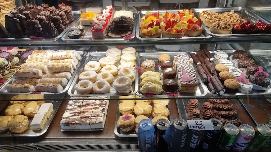 Mirka Hruba_Cukrárna Galerie_Velká Bystřice_review