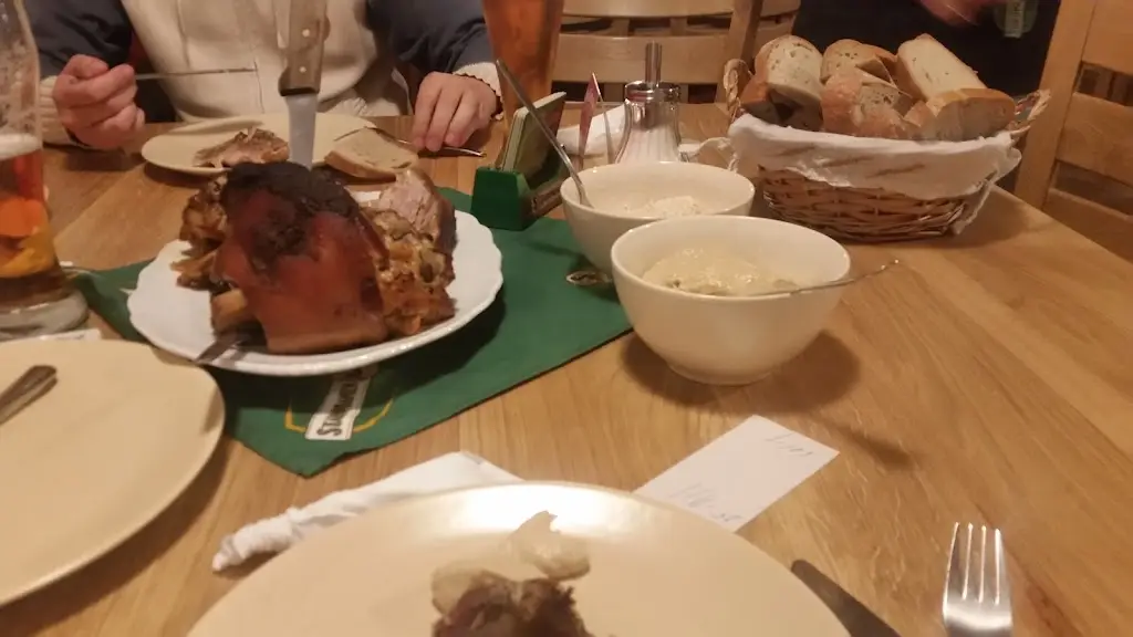 Vlada Jasan_Restaurace Malostranská_Lišov_review