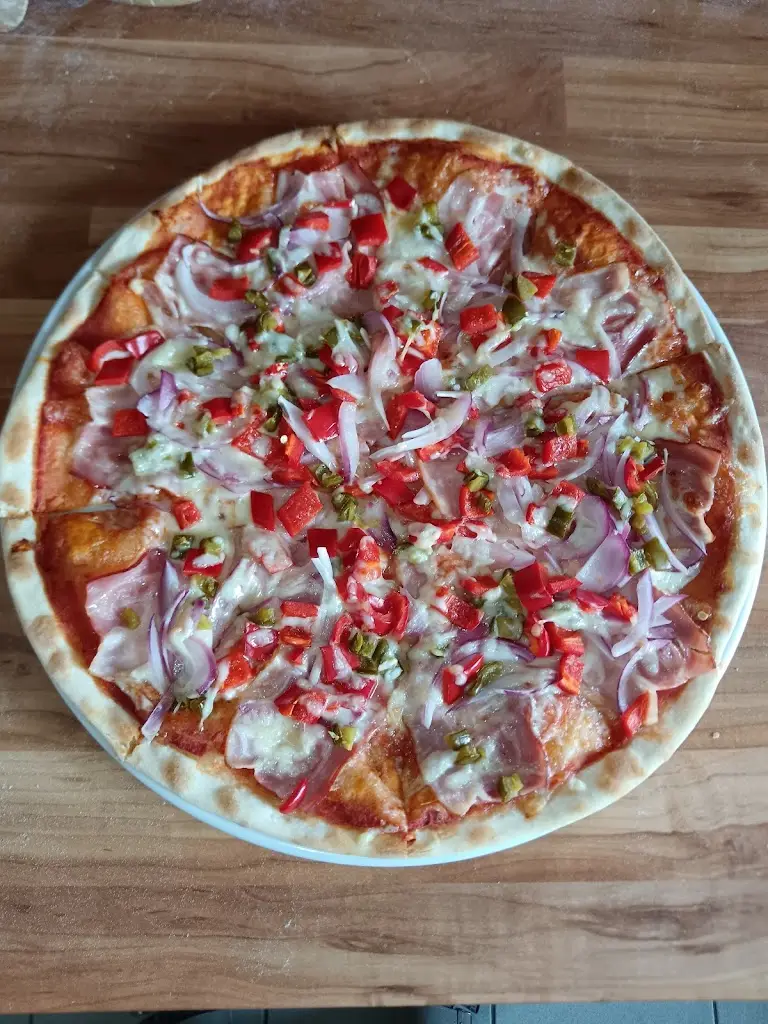 Občerstvení, pizzerie_Vrbátky_slider_image_1