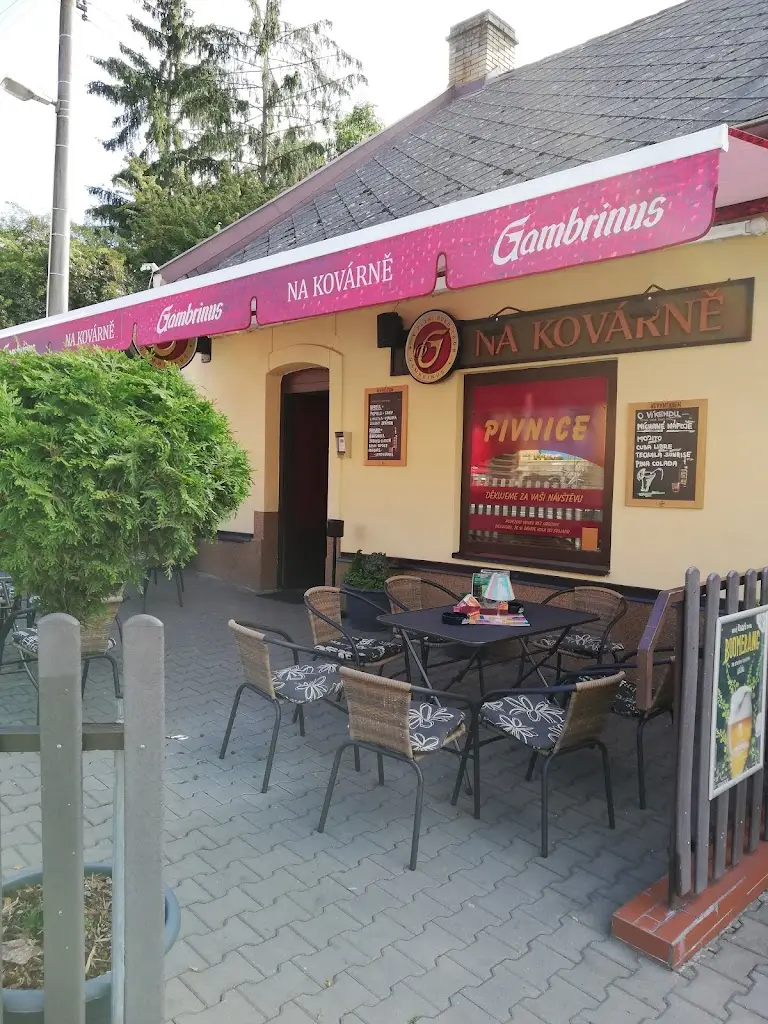 Pivnice Na Kovárně ristorante a Brněnec