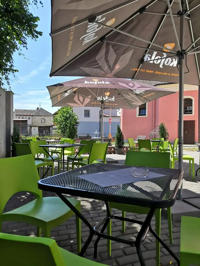 BISTRO V PARKU_Brněnec_slider_image_1