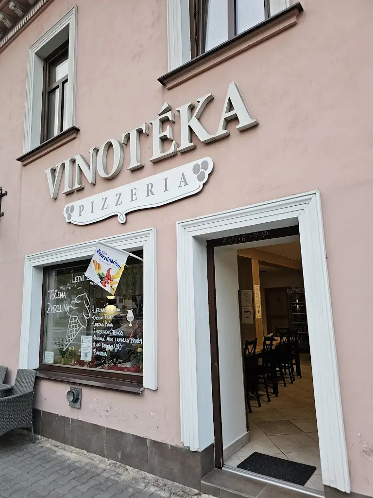 Michael Randula_Vinotéka & Pizzerie_Březová nad Svitavou_review