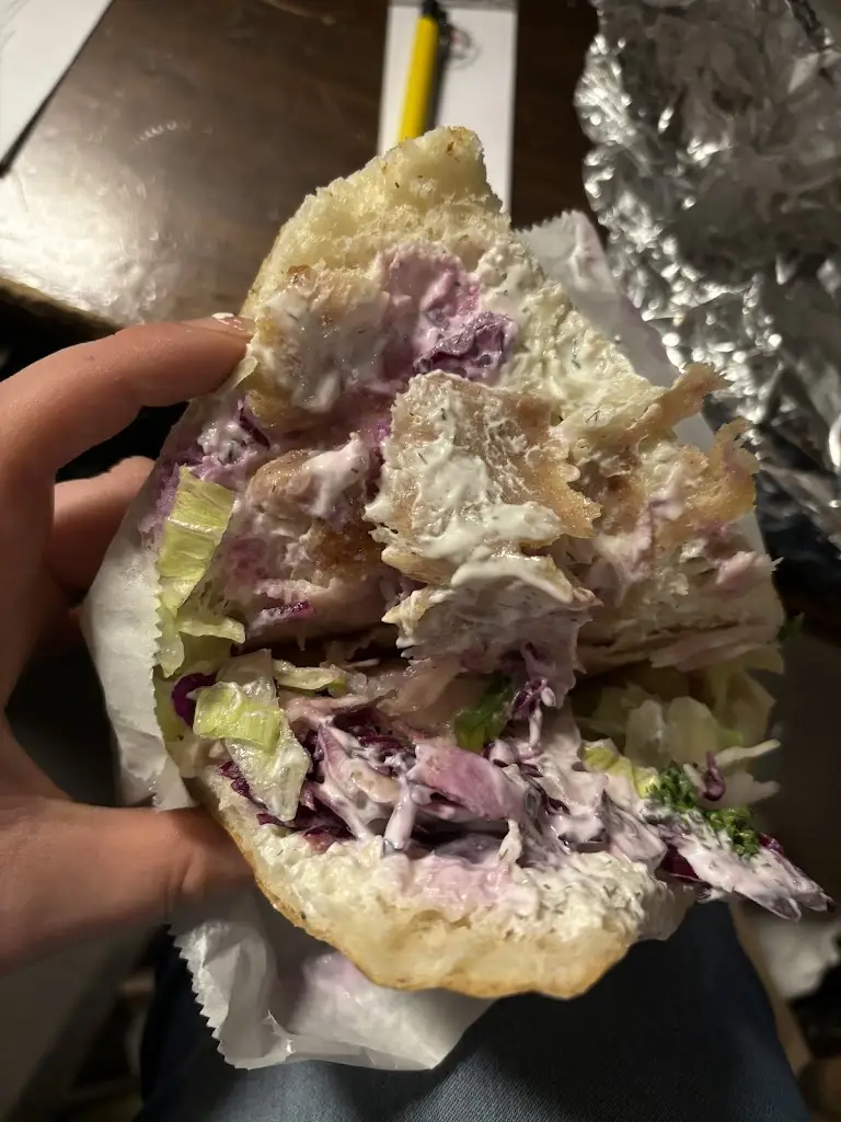 Jana Mikšovská_Berlín kebab pizza lišov_Lišov_review