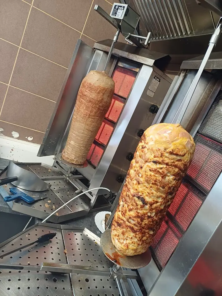 Berlín kebab pizza lišov_Lišov_slider_image_2