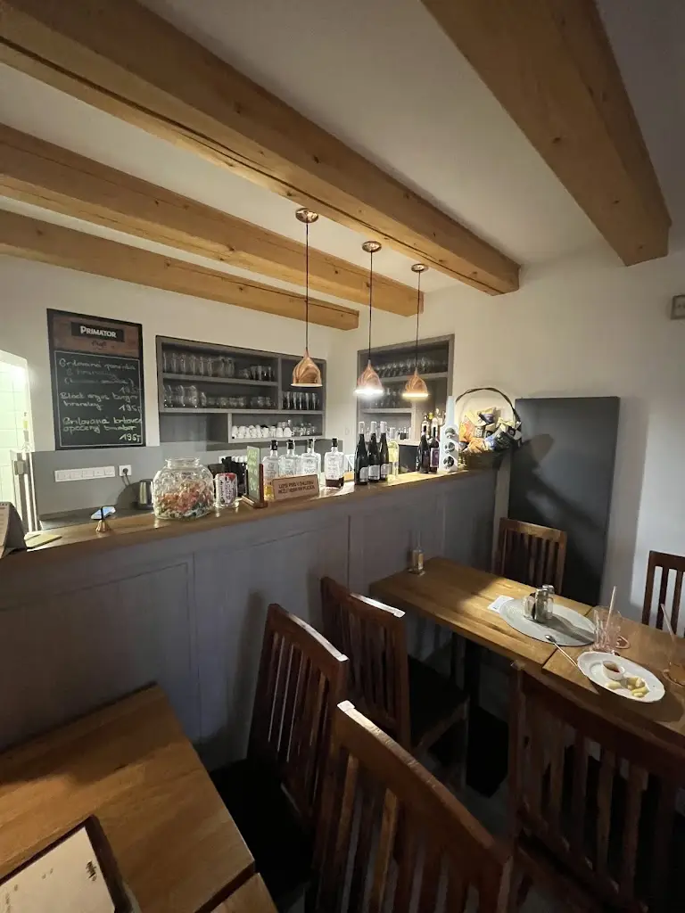 Zdeněk Rýdl_Obecní hospůdka v Bystrém_Bystré_review