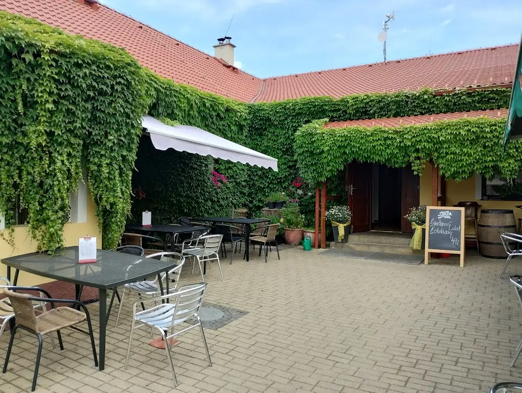 Hospůdka Na Kopečku restaurant in Lišov