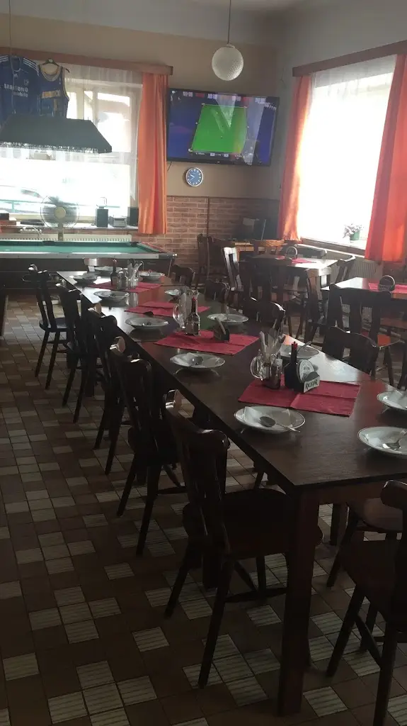 Restaurace na křižovatce ristorante a Dolní Roveň