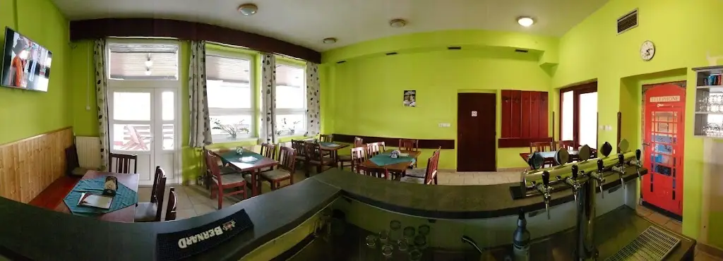 restaurace U Labutě restaurant in Dolní Sloupnice