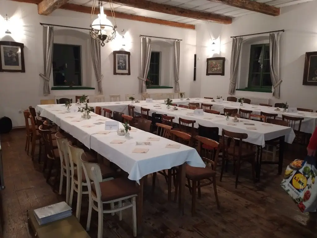 Restaurant MonTexas restaurant in Dolní Újezd