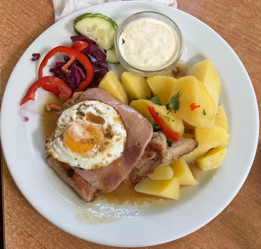 Nádražní restaurace ČT_Česká Třebová_slider_image_2