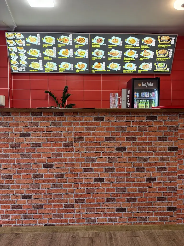 Jindra Adam_LongChâu Asian Food_Česká Třebová_review