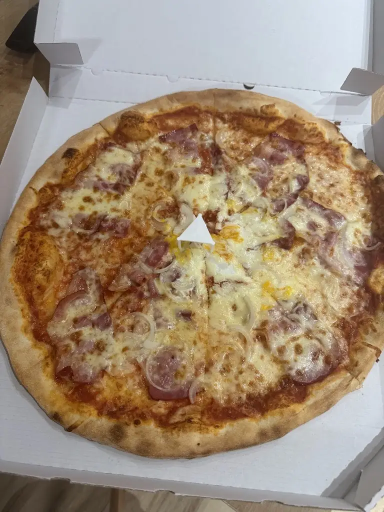 Pizza Deny Č.Trebová_Česká Třebová_slider_image_3