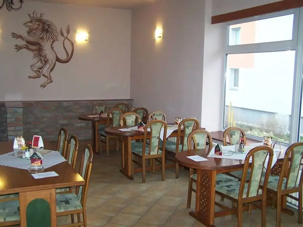 Motorest Český Lev_Holice_slider_image_3