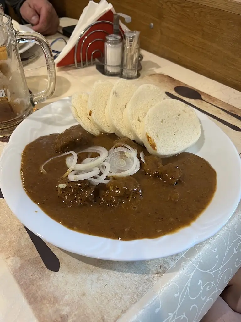 Adam Smid_Restaurace U Apoštola_Jevíčko_review