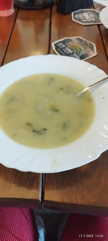 Elen Nedělová_Na dvorci_Jevíčko_review