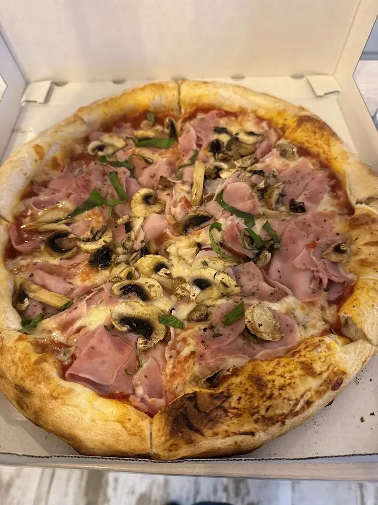 Matěj Hartman_RESTAURACE ROTTER KRALIKY_Králíky_review