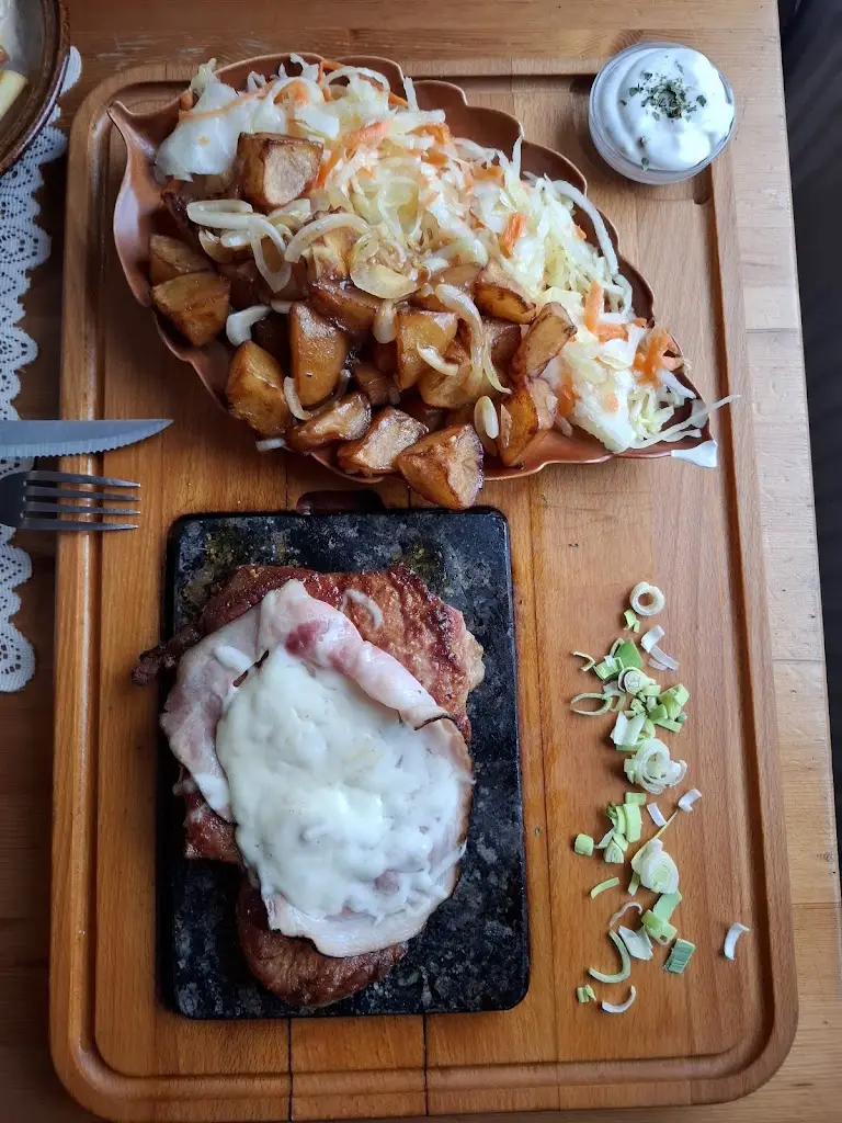 Restaurace U Toulovce_Proseč_slider_image_3