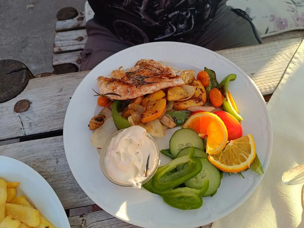 Hostinec V Zatáčce_Opatovice nad Labem_slider_image_3