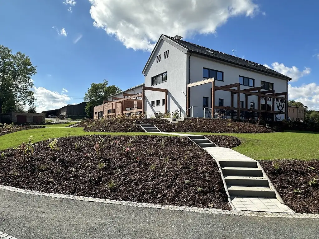 Společenský dům Radiměř a Pivnice U Mlýna restaurant in Radiměř