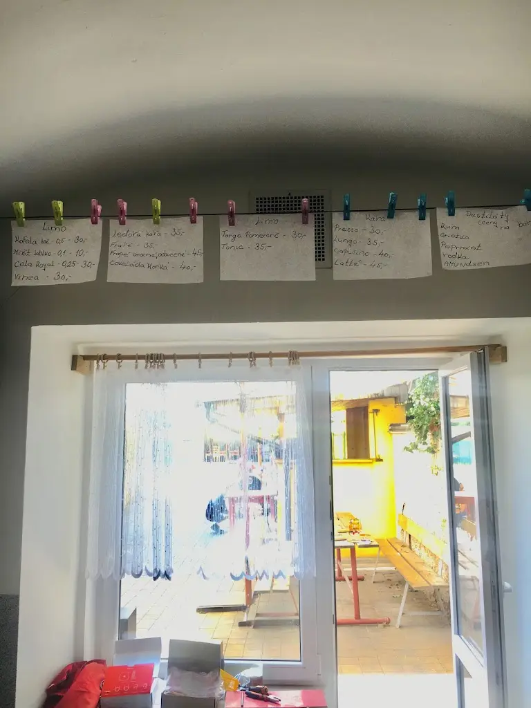 Jan Pokorný_Bufet_Ronov nad Doubravou_review