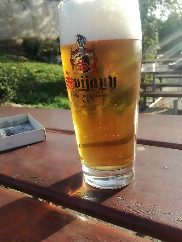 j kulhanek_Restaurace lidový dům_Luže_review