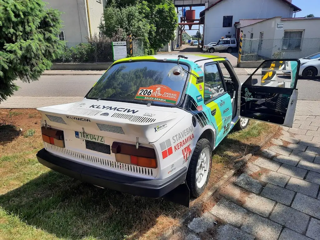 Restaurace Jitřenka restaurant in Řečany nad Labem