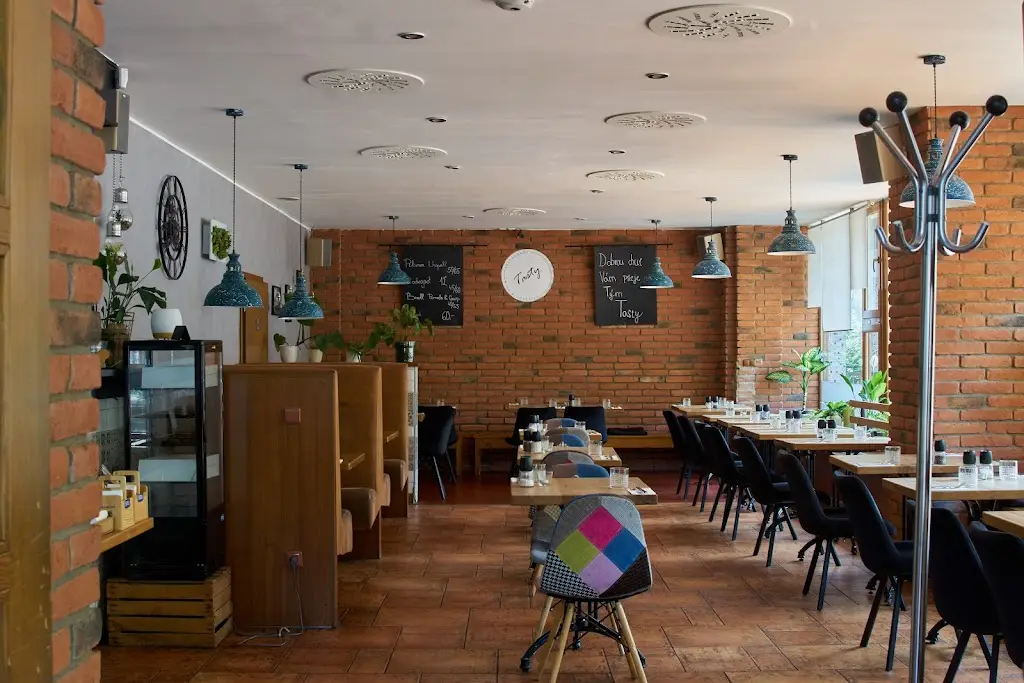 Tasty Restaurant_Pardubice_slider_image_1