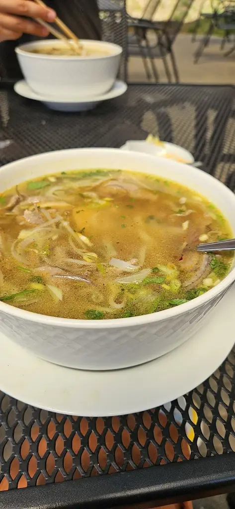 Šolpan Džabagenova_HOT WINGS BISTRO_Bělá nad Radbuzou_review