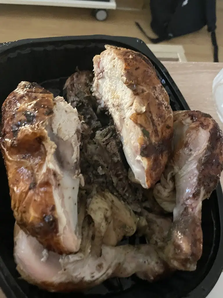 Samantha F._Tushpa Restaurante Peruano_Břasy_review