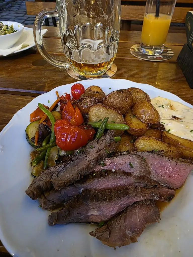 Zane Oja_Osmý den_Černošín_review