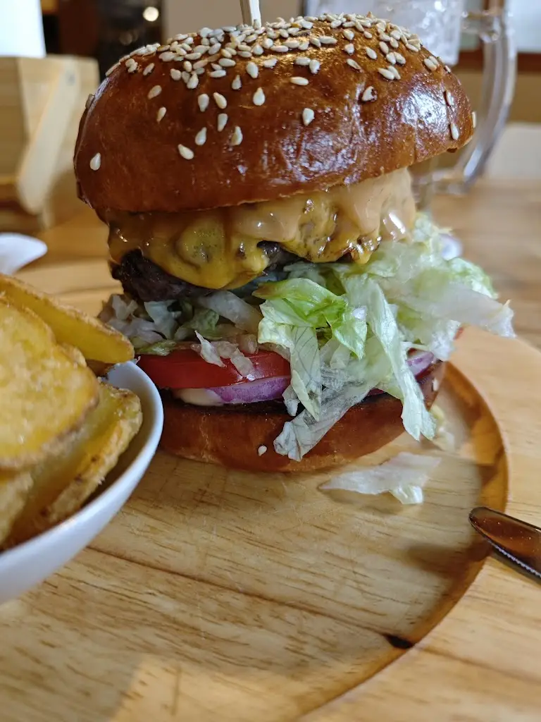 Grzegorz Madej_Osmý den_Černošín_review