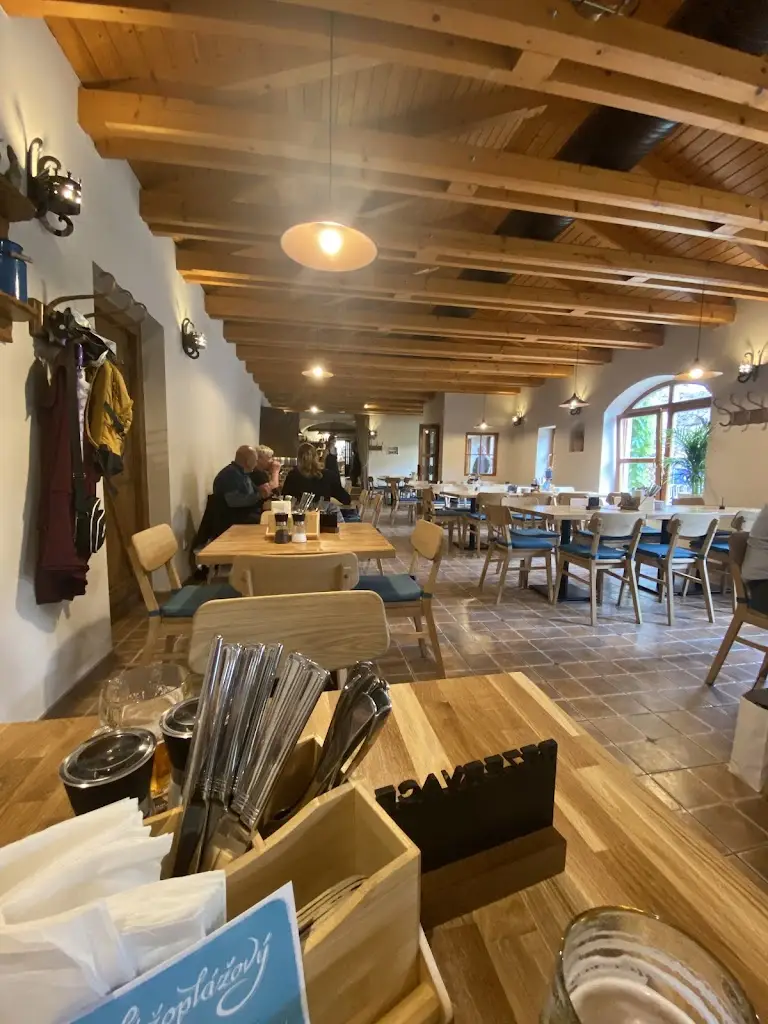 Osmý den restaurant in Černošín