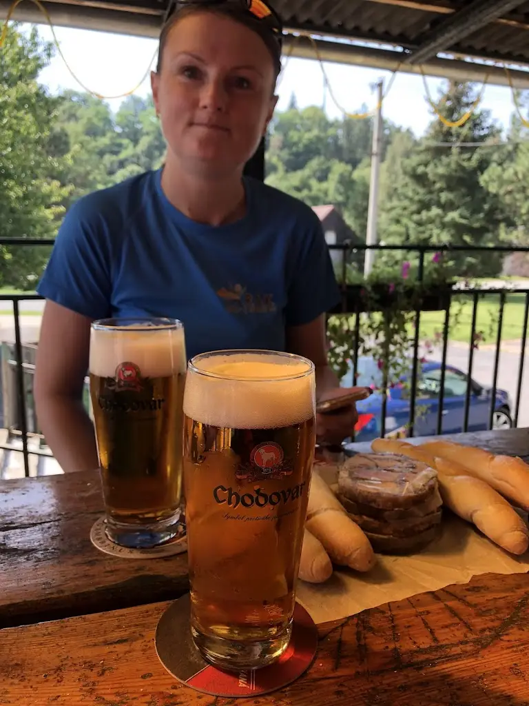 Tomas Simecek_Soukromý klub u Draka_Černošín_review