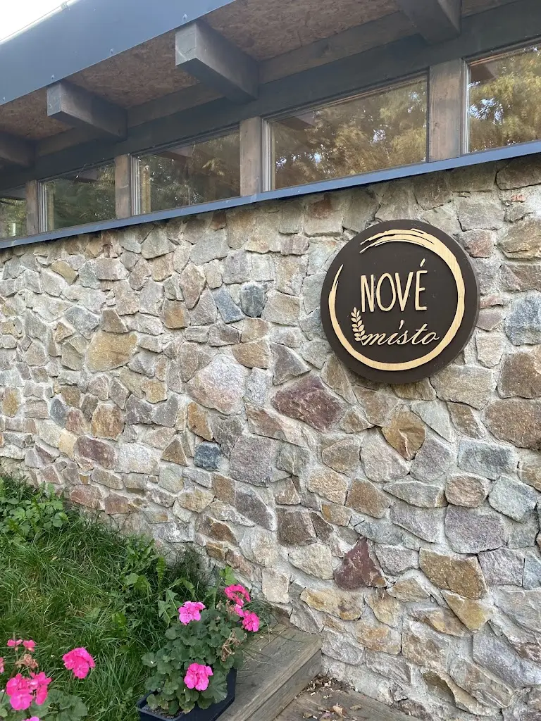 Blanka Antošová Kejíková_Občerstvení Nové Místo_Slatiňany_recensione