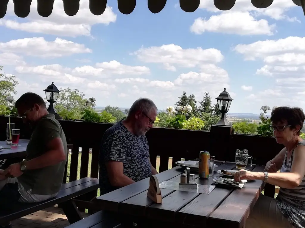 Barbora Milena Matulova_Výletní restaurace MONACO_Slatiňany_review