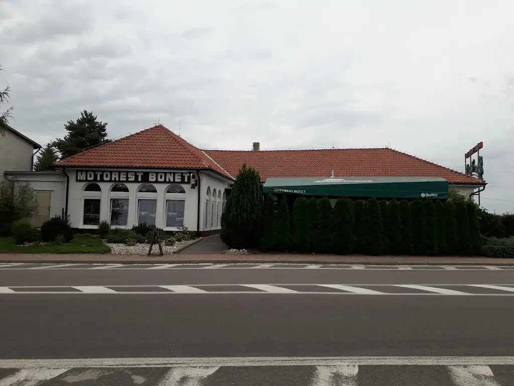 Motorest Bonet_Slatiňany_slider_image_3