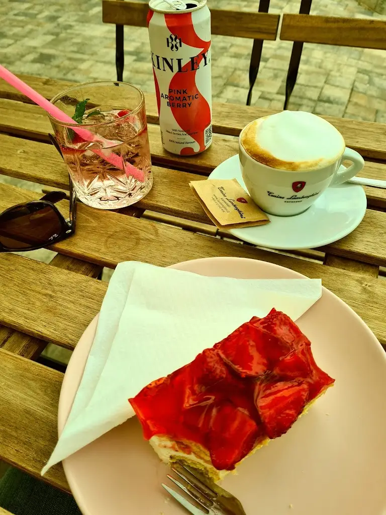 Menu_Café & Bistro U Lípy_Slatiňany_immagine_5