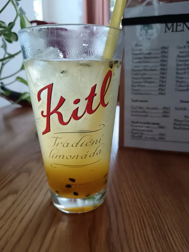 Tereza Rebcová_Café & Bistro U Lípy_Slatiňany_recensione