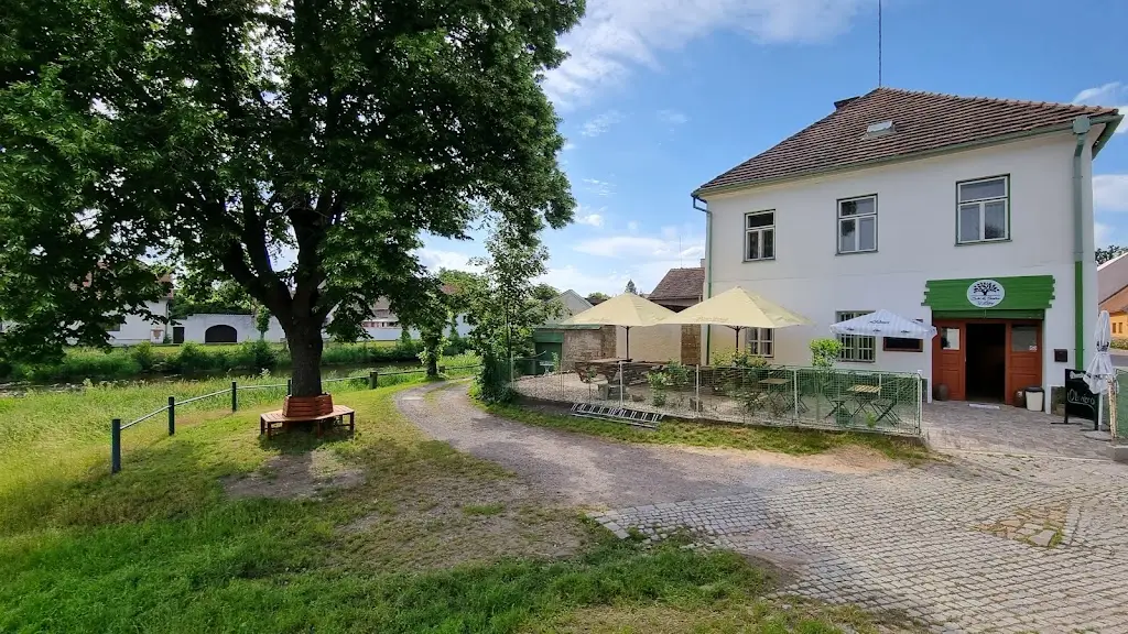 Café & Bistro U Lípy_Slatiňany_slider_image_3