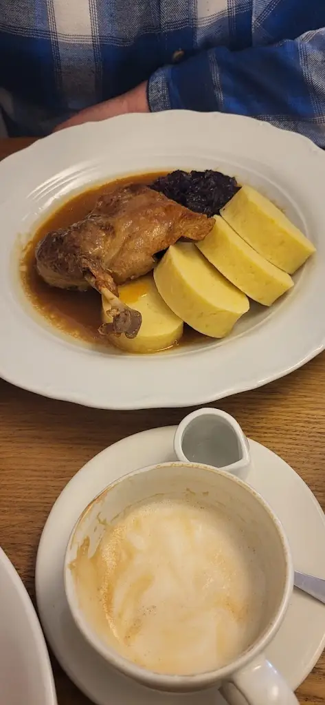 Joana K._Restaurace a penzion TLUSTÁ KACHNA_Slatiňany_review