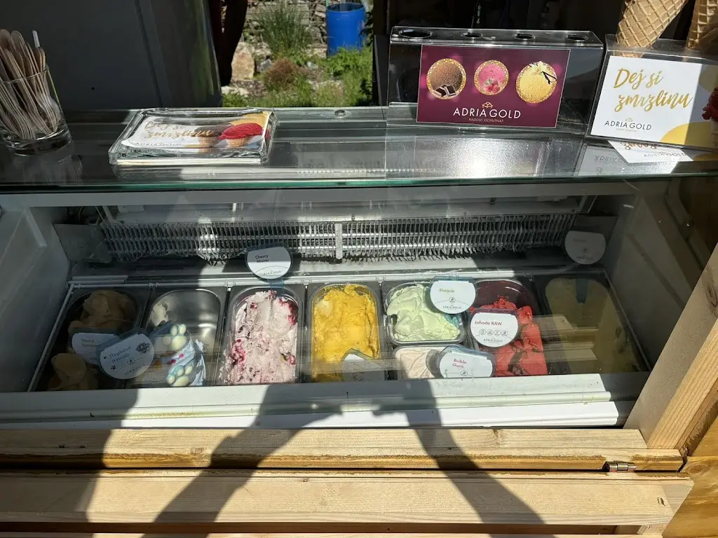 Kiosek u cyklostezky restaurant in Polička