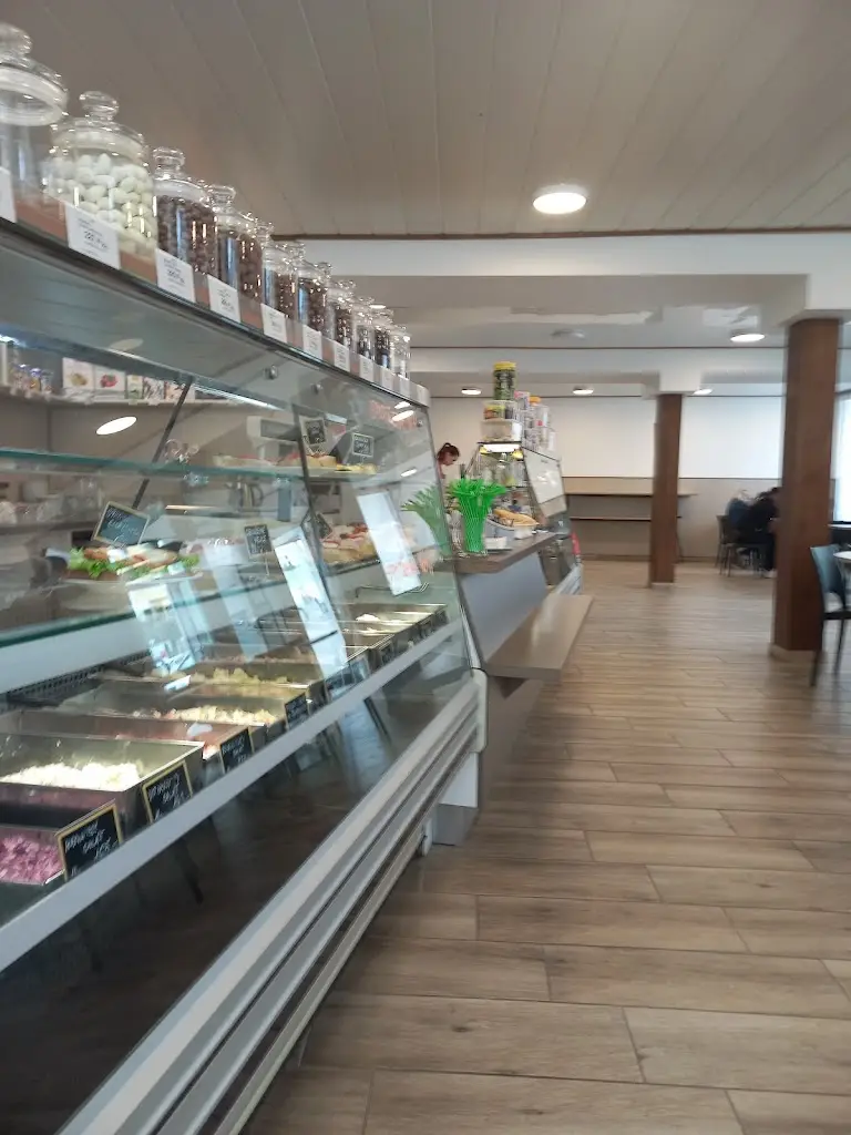 Зеник Кавулич_Bufet_Polička_review