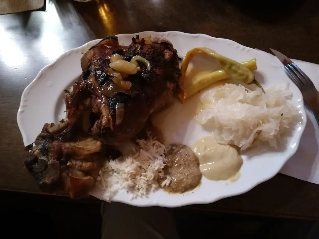 Branko Pleadin_Hostinec a Penzion Na Křížovce, Kučerová Ivana_Třemošnice_review