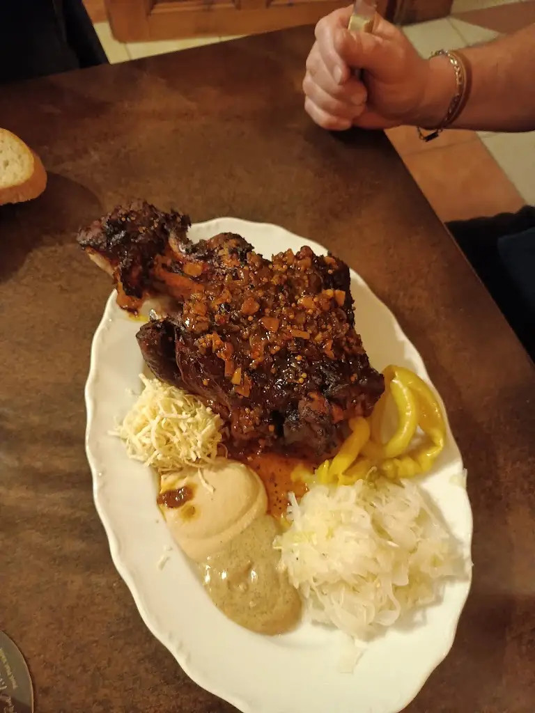 Hostinec a Penzion Na Křížovce, Kučerová Ivana_Třemošnice_slider_image_2