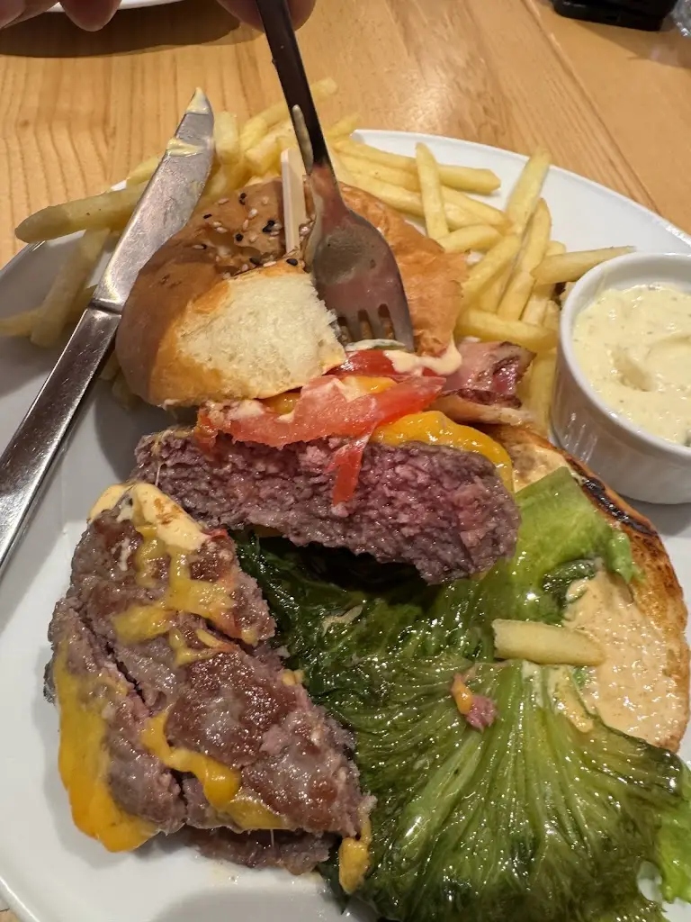 Kateryna Frei_Dvoreček Dýšina_Dýšina_review