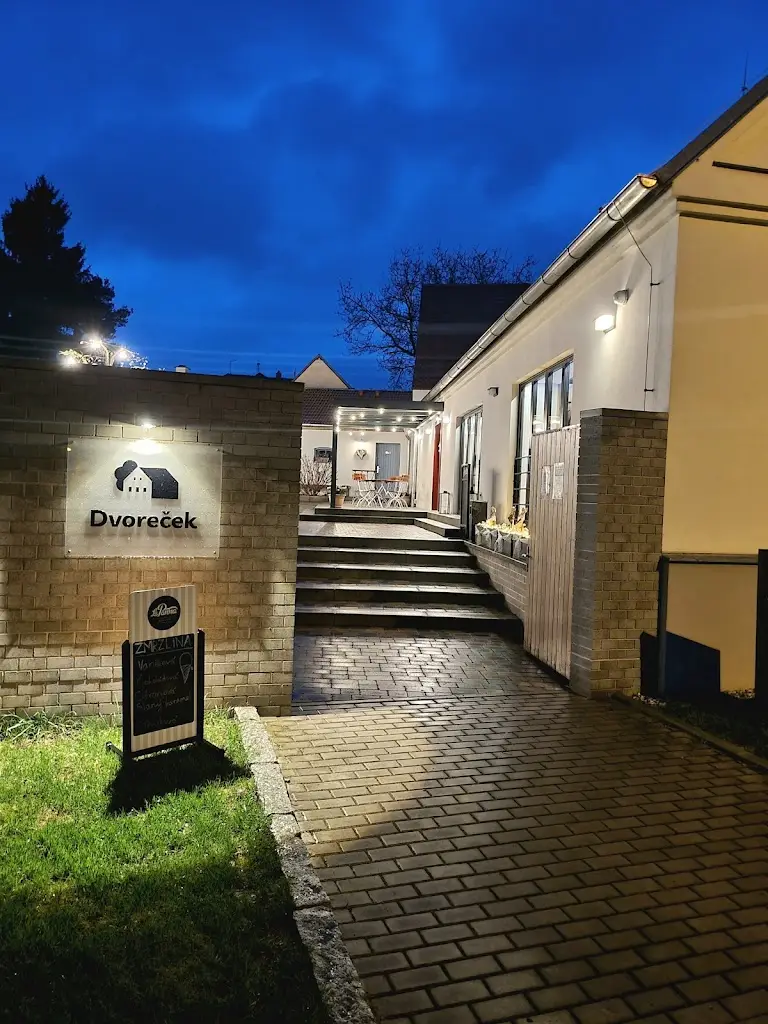 Michal Drozdov_Dvoreček Dýšina_Dýšina_review