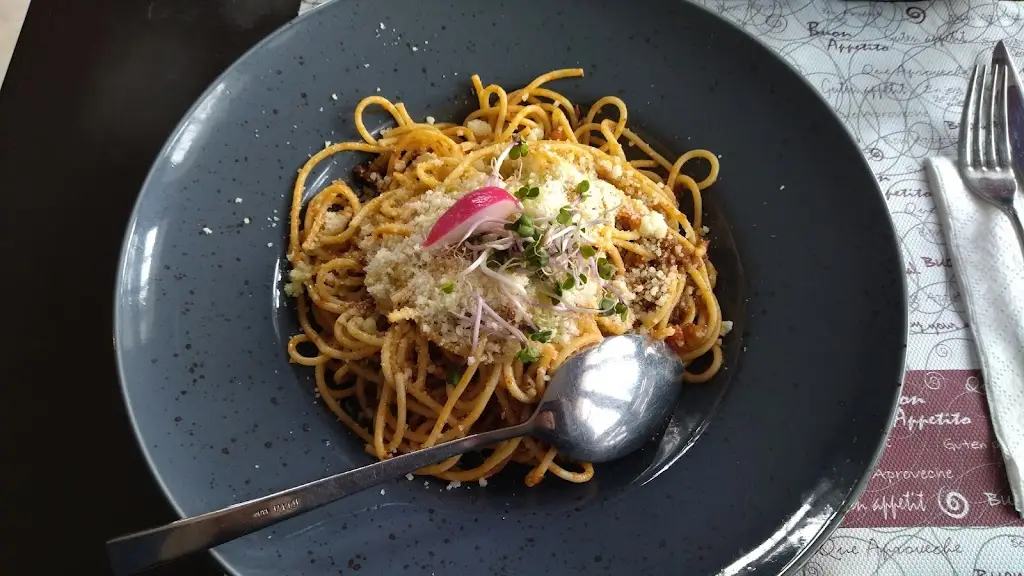 Aleš Sýkora_Divadelní restaurace a kavárna Žamberk_Žamberk_review