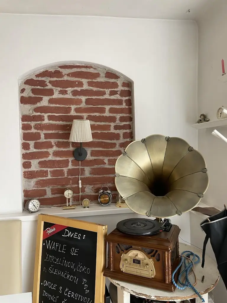 Marek Buňata_Kavárna na Kafíčko-Budíkárna_Chlumčany_review